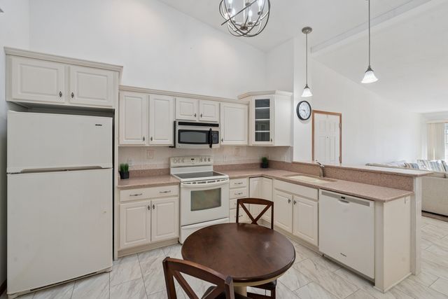 2997 3rd Street 200, Moline, IL 61265