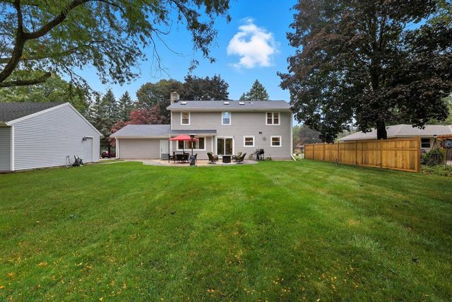 4962 S 82nd STREET, Greenfield, WI 53220
