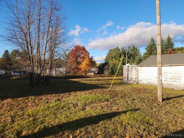 23578 Granite Avenue, Dollar Bay, MI 49922