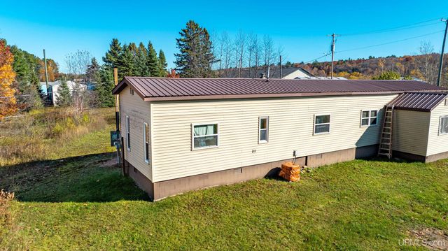 23578 Granite Avenue, Dollar Bay, MI 49922