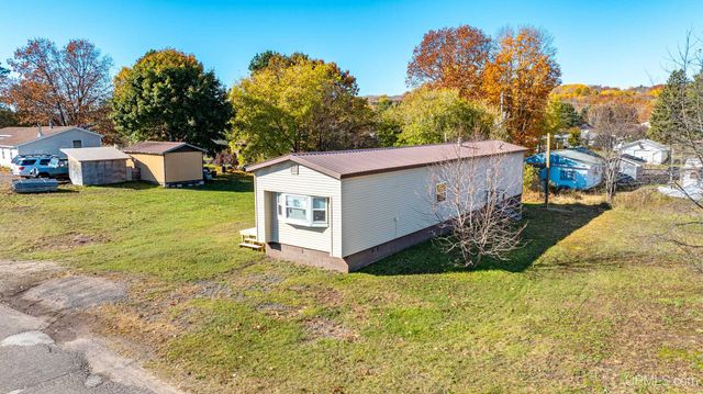 23578 Granite Avenue, Dollar Bay, MI 49922