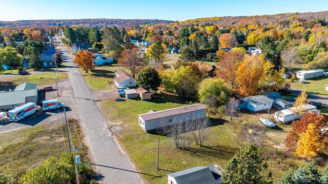 23578 Granite Avenue, Dollar Bay, MI 49922