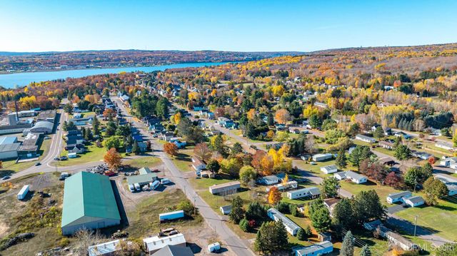 23578 Granite Avenue, Dollar Bay, MI 49922