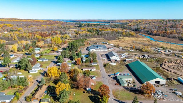 23578 Granite Avenue, Dollar Bay, MI 49922