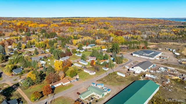 23578 Granite Avenue, Dollar Bay, MI 49922