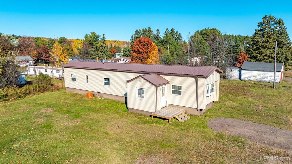 23578 Granite Avenue, Dollar Bay, MI 49922