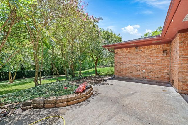5123 Shady Oaks Lane, Friendswood, TX 77546