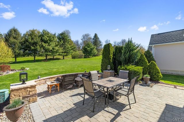 109 Shire Way, Camillus, NY 13031