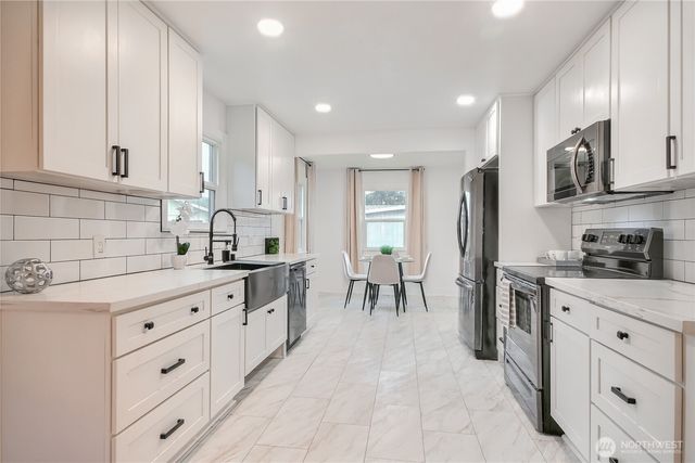 7040 S Montgomery Street, Tacoma, WA 98409