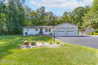 560 Kinns Road, Clifton Park, NY 12065