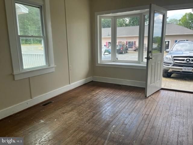 11247 KINGS HWY, Montross, VA 22520