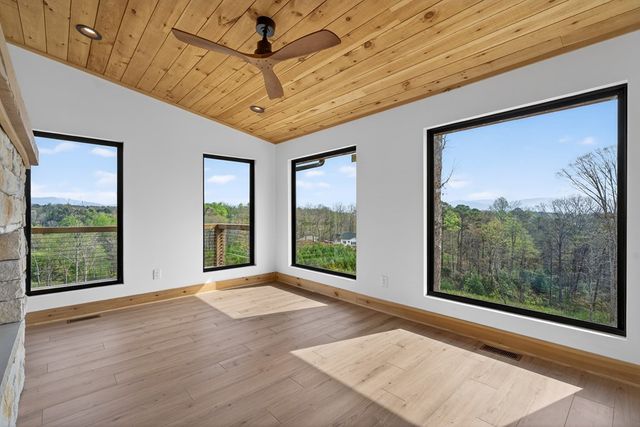 251 Mystic Drive, Ellijay, GA 30540