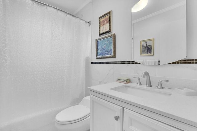 810 Burgundy Q, Delray Beach, FL 33484