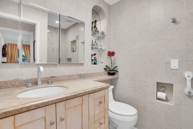 810 Burgundy Q, Delray Beach, FL 33484