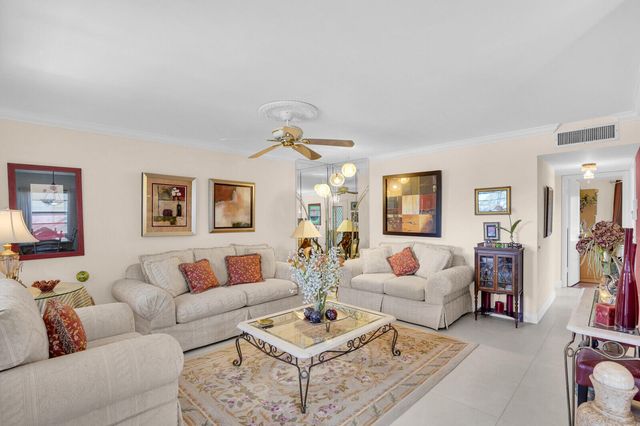 810 Burgundy Q, Delray Beach, FL 33484