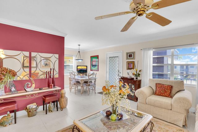 810 Burgundy Q, Delray Beach, FL 33484