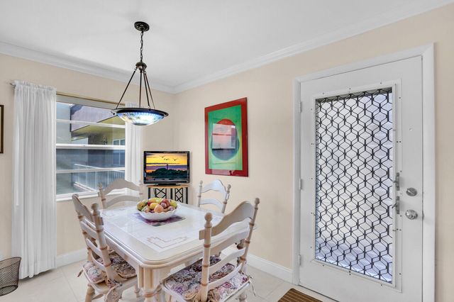 810 Burgundy Q, Delray Beach, FL 33484
