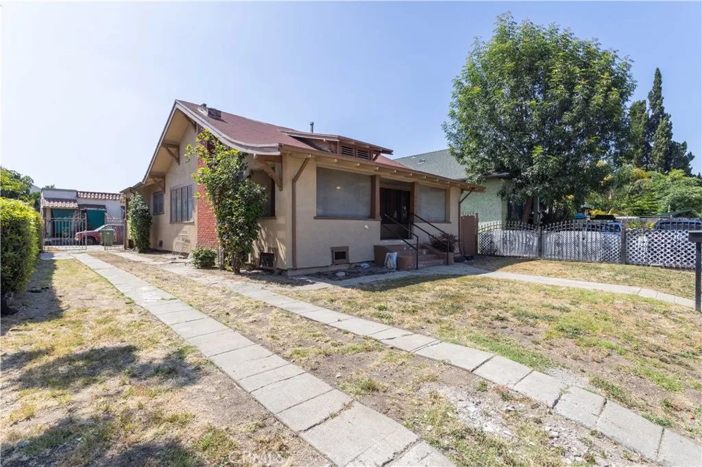 206 S Soto, Los Angeles, CA 90033