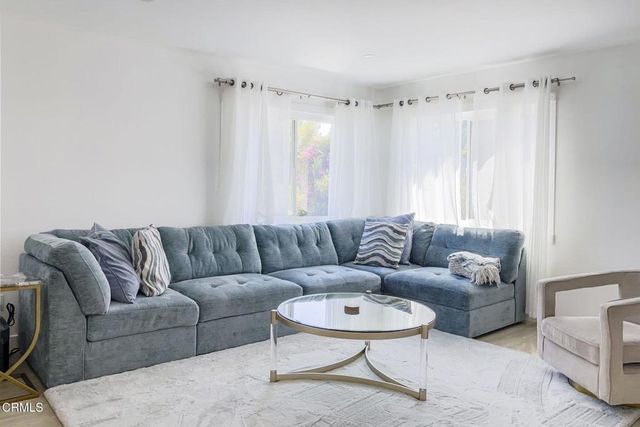 1340 E Hillcrest Drive 6, Thousand Oaks, CA 91362