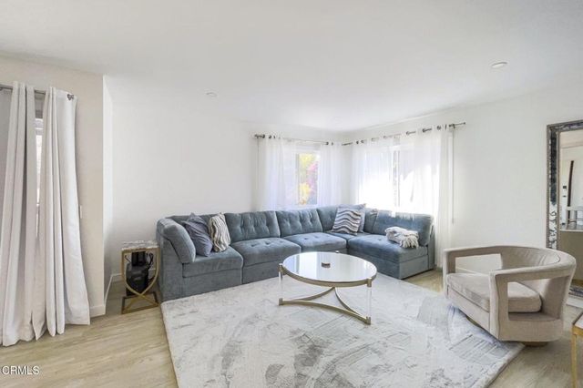 1340 E Hillcrest Drive 6, Thousand Oaks, CA 91362