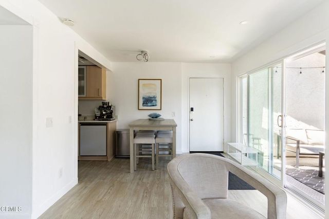 1340 E Hillcrest Drive 6, Thousand Oaks, CA 91362