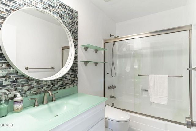 1340 E Hillcrest Drive 6, Thousand Oaks, CA 91362