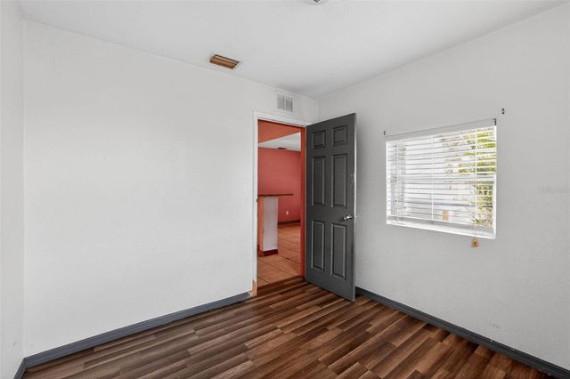 300 52ND STREET S, St Petersburg, FL 33707