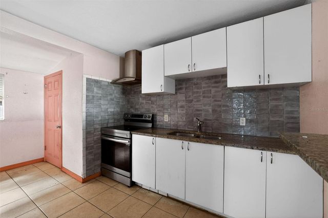 300 52ND STREET S, St Petersburg, FL 33707