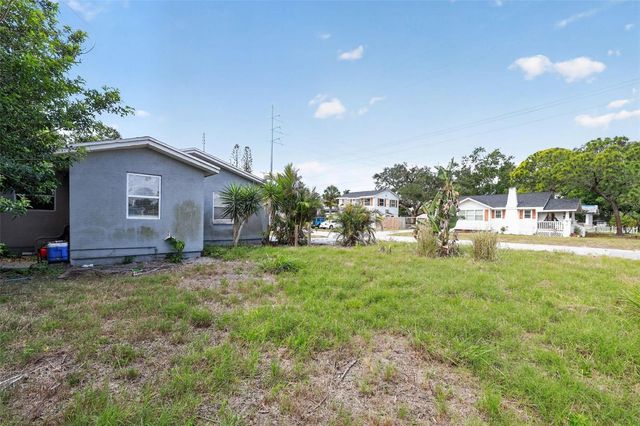 300 52ND STREET S, St Petersburg, FL 33707