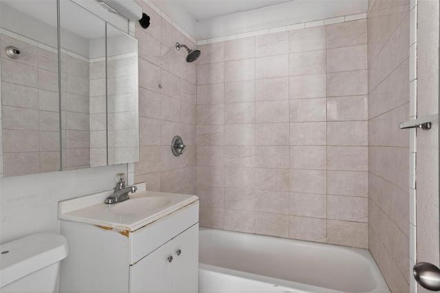 300 52ND STREET S, St Petersburg, FL 33707