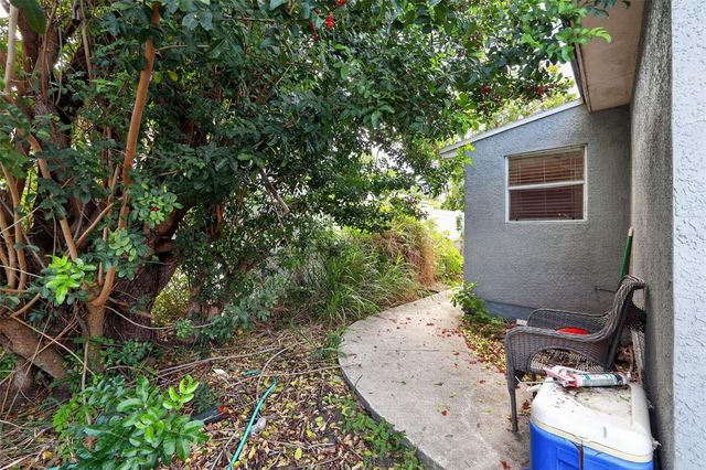 300 52ND STREET S, St Petersburg, FL 33707