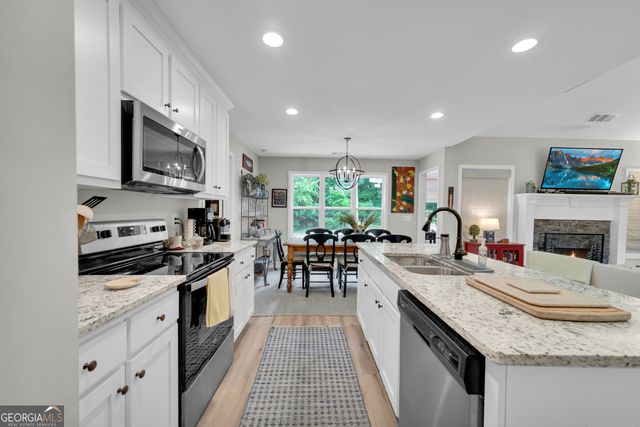 227 Topher Street, Hartwell, GA 30643