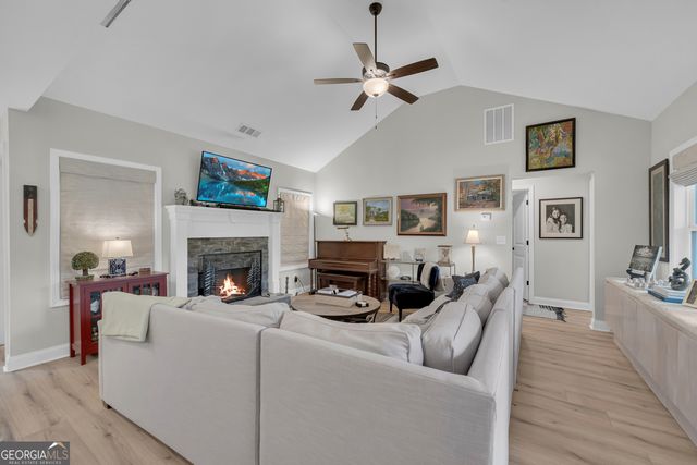 227 Topher Street, Hartwell, GA 30643