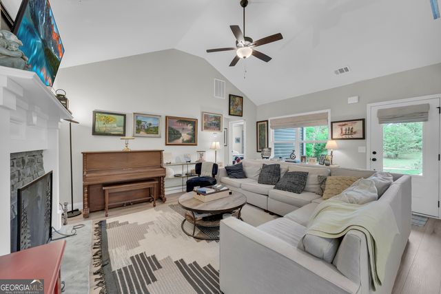 227 Topher Street, Hartwell, GA 30643