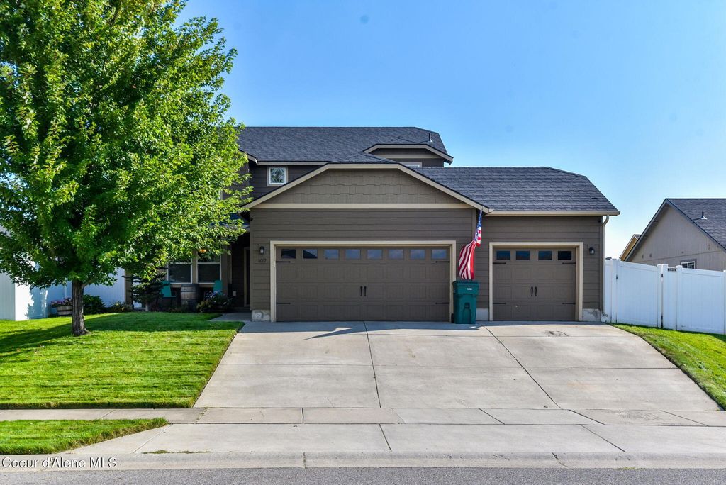 6012 W Twister St, Rathdrum, ID 83858