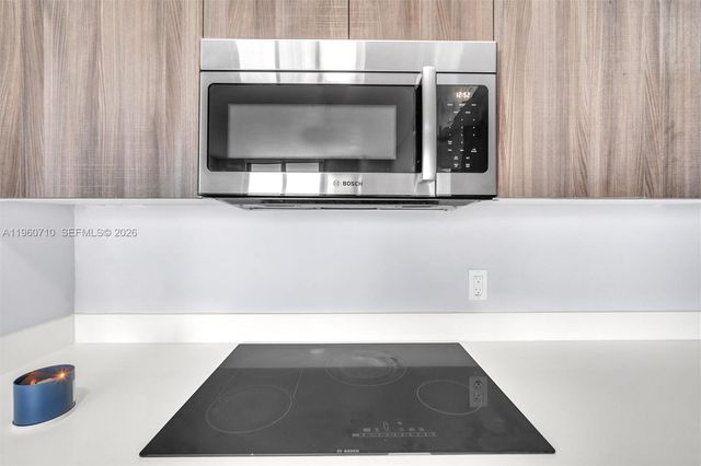 488 NE 18th St PH02, Miami, FL 33132