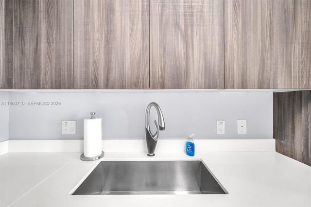 488 NE 18th St PH02, Miami, FL 33132