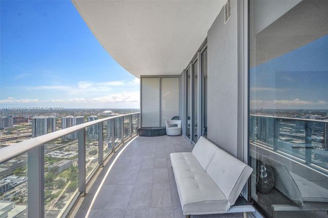 488 NE 18th St PH02, Miami, FL 33132