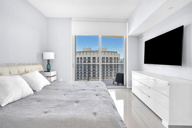 488 NE 18th St PH02, Miami, FL 33132