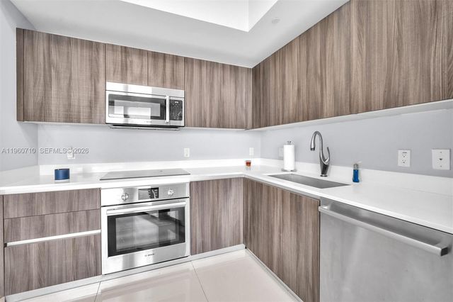 488 NE 18th St PH02, Miami, FL 33132