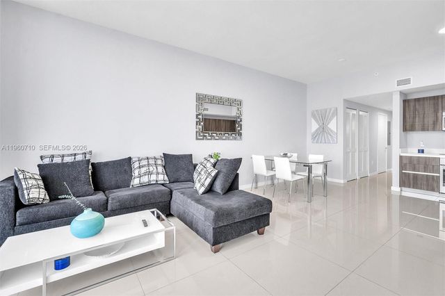 488 NE 18th St PH02, Miami, FL 33132