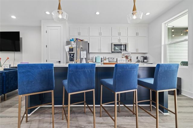 41 29TH STREET N, St Petersburg, FL 33713