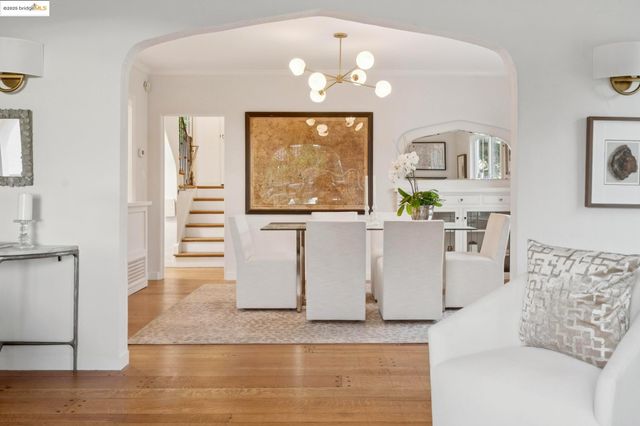 906 Glendome Cir, Oakland, CA 94602