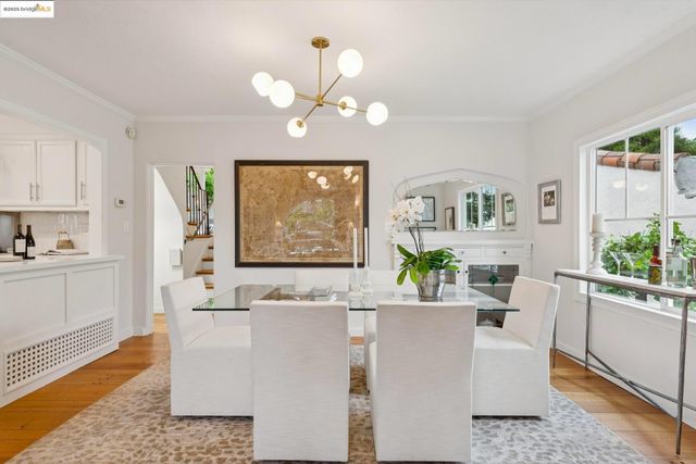 906 Glendome Cir, Oakland, CA 94602