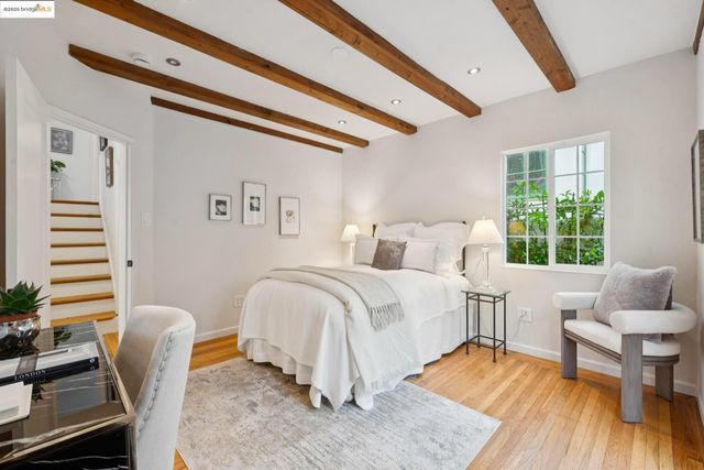 906 Glendome Cir, Oakland, CA 94602