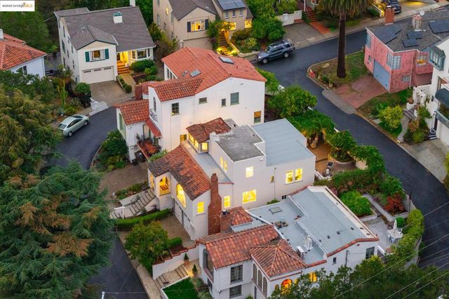 906 Glendome Cir, Oakland, CA 94602