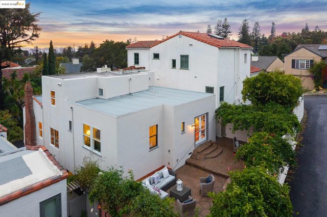 906 Glendome Cir, Oakland, CA 94602