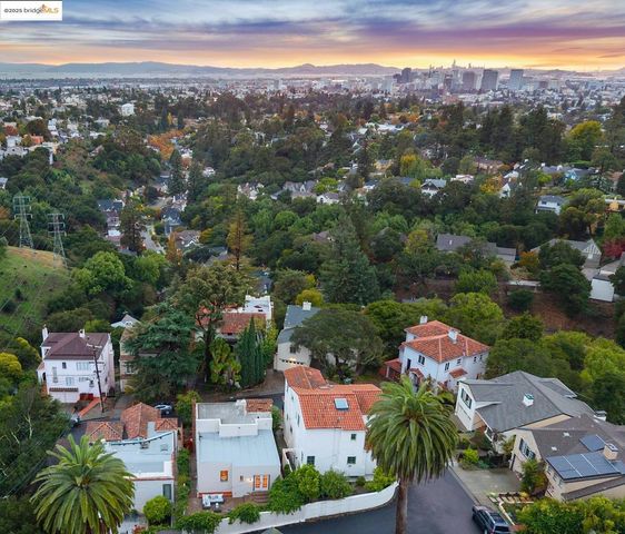 906 Glendome Cir, Oakland, CA 94602