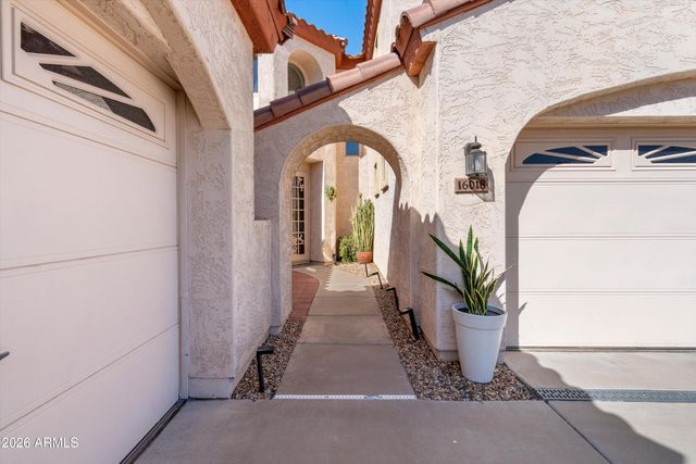 16018 W SHANGRI LA Road, Surprise, AZ 85379