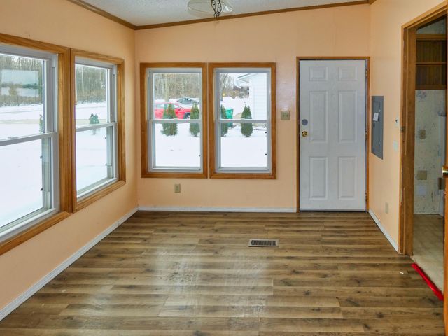 23316 N Shore Drive, Edwardsburg, MI 49112